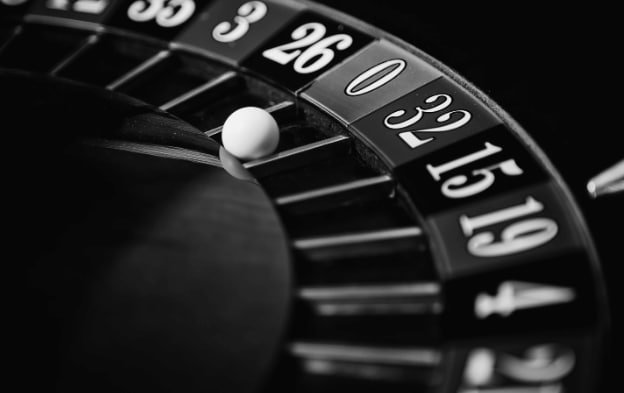 Permainan Colok Naga live dealer arena88 ditampilkan di layar ponsel